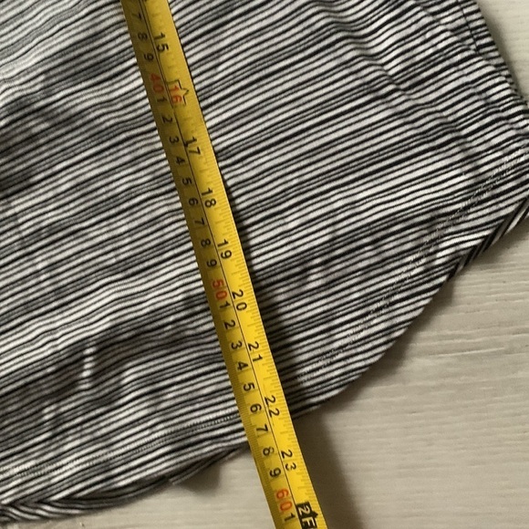 ATHLETA Cloudlight Stratus Striped Top‎ Size XS Black White Oversized Relaxed - Picture 11 of 12